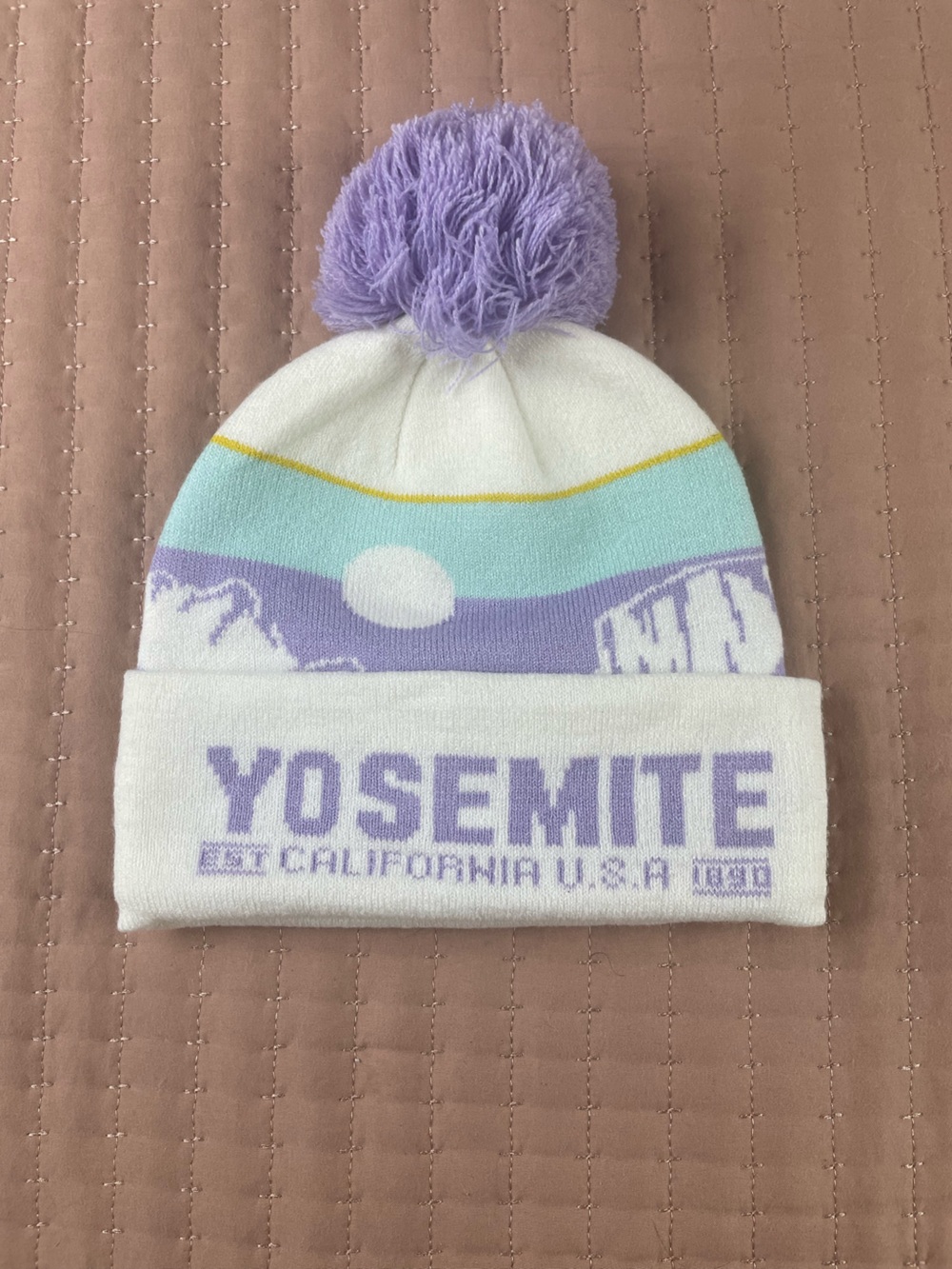 Yosemite California Women’s Pom Beanie Hat - White & Lavender